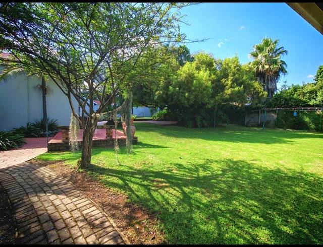 6 BEDROOM HOUSE FOR SALE IN CAPITAL PARK